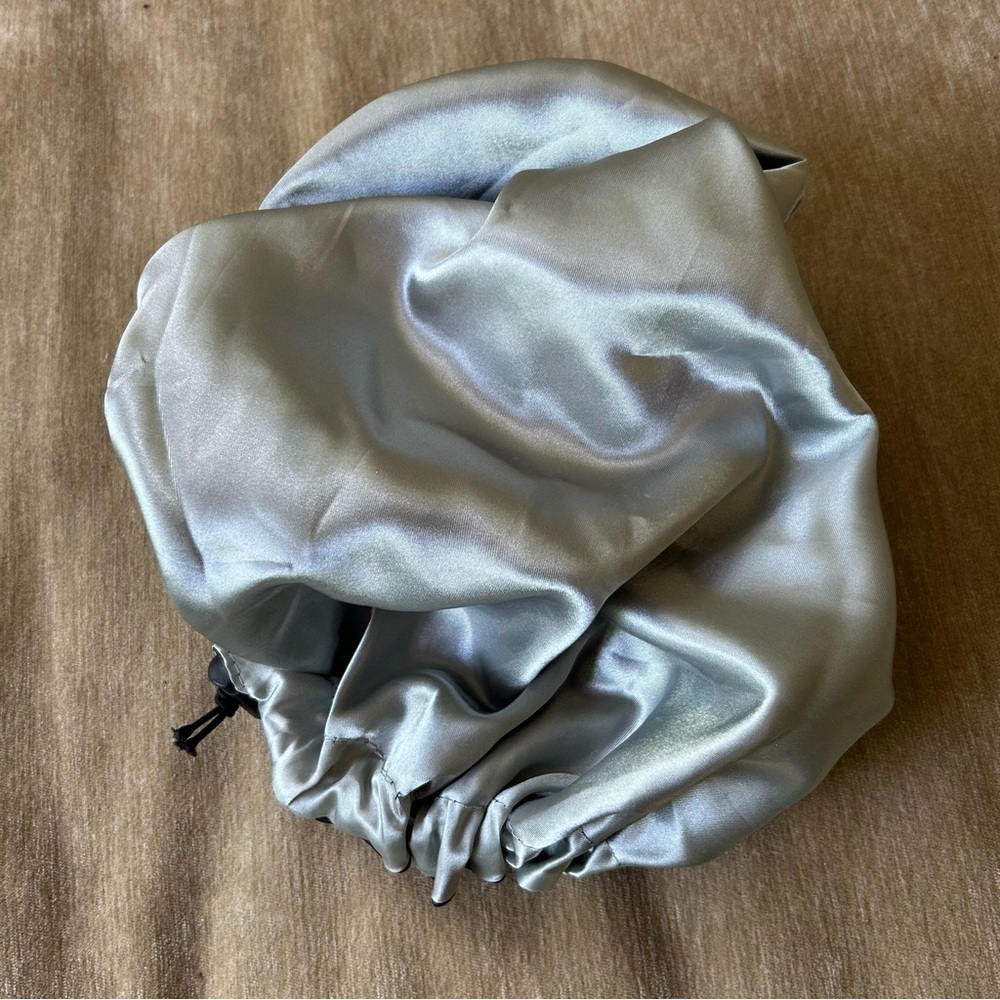 Black and Gray Satin Bonnet - Picture 3 of 3